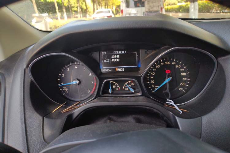 Used Ford Focus 2018 Hatchback Classic EcoBoost 180 Automatic Elite Model Instrument Cluster