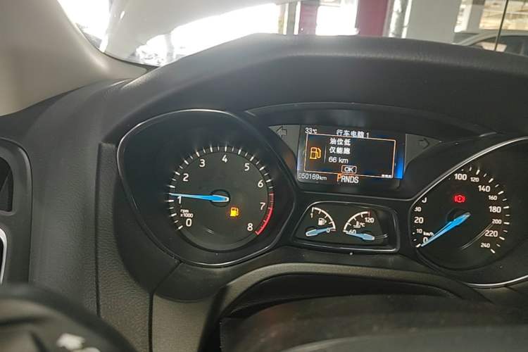 Used Ford Focus 2018 Hatchback Classic EcoBoost 180 Automatic Elite Model Instrument Cluster