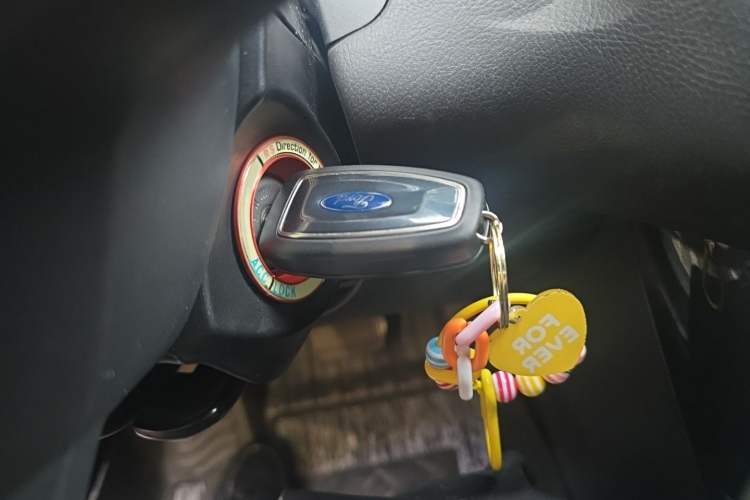 Used Ford Focus 2018 Hatchback Classic EcoBoost 180 Automatic Elite Model Interior 1