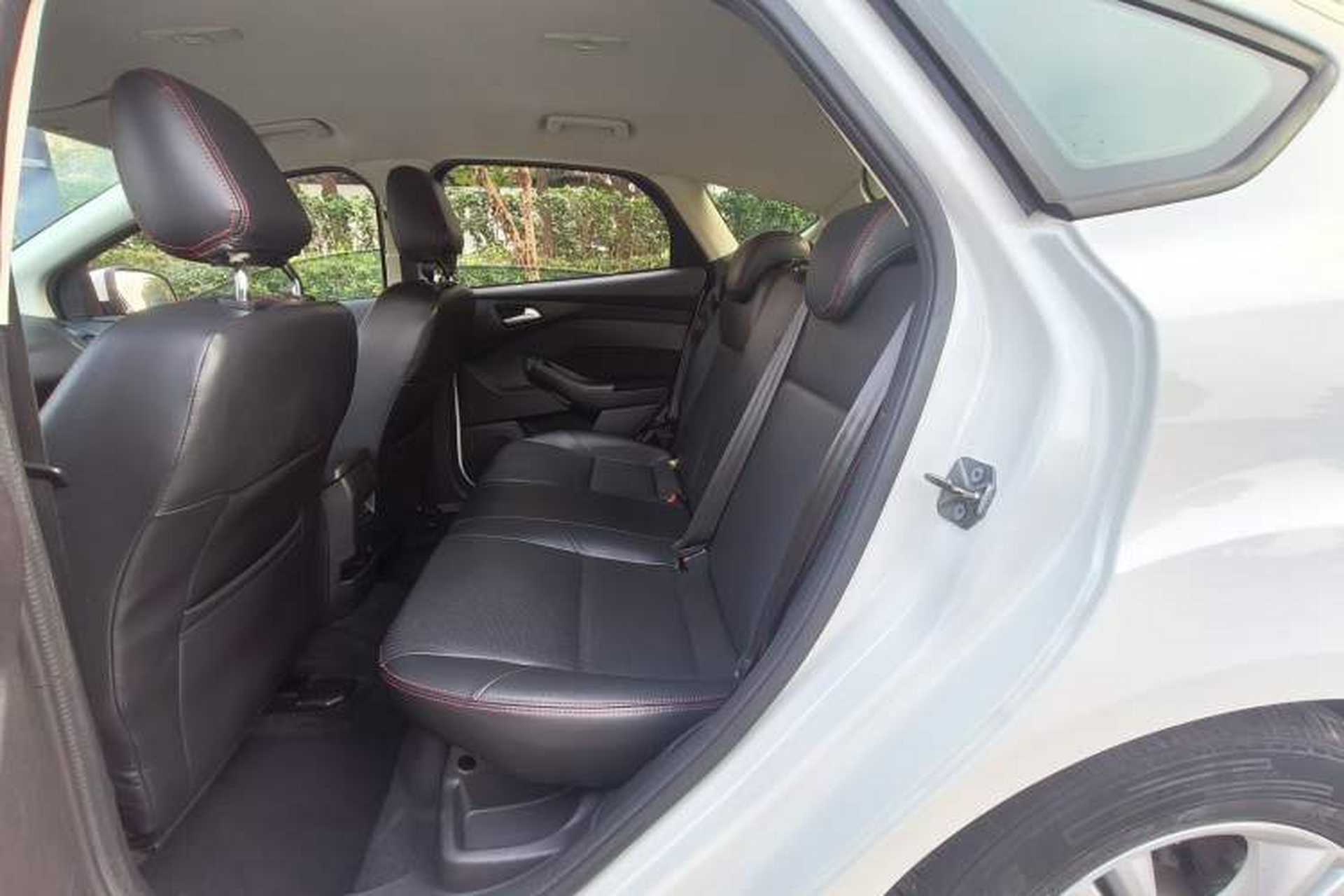 Used Ford Focus 2018 Hatchback Classic 1.6L Automatic Comfort Plus SmartDrive Edition Interior 1