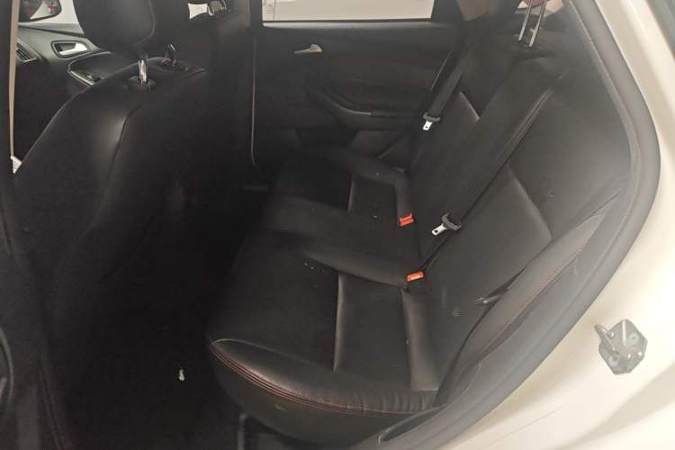 Used Ford Focus 2018 Hatchback Classic 1.6L Automatic Comfort Plus SmartDrive Edition Interior 1