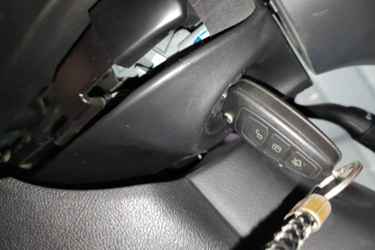 Used Ford Focus 2018 Hatchback Classic 1.6L Automatic Trendy SmartDrive Edition Interior 1