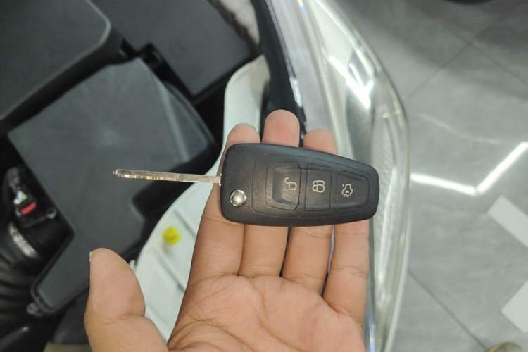 Used Ford Focus 2018 Sedan Classic 1.6L Automatic Trendy SmartDrive Edition Interior 1