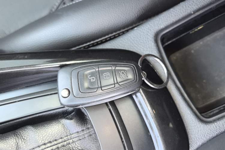Used Ford Focus 2018 Sedan Classic 1.6L Automatic Trendy SmartDrive Edition Interior 1