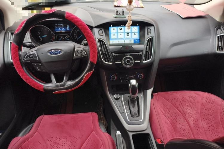 Used Ford Focus 2018 Hatchback Classic EcoBoost 180 Automatic Sport Edition Interior 2