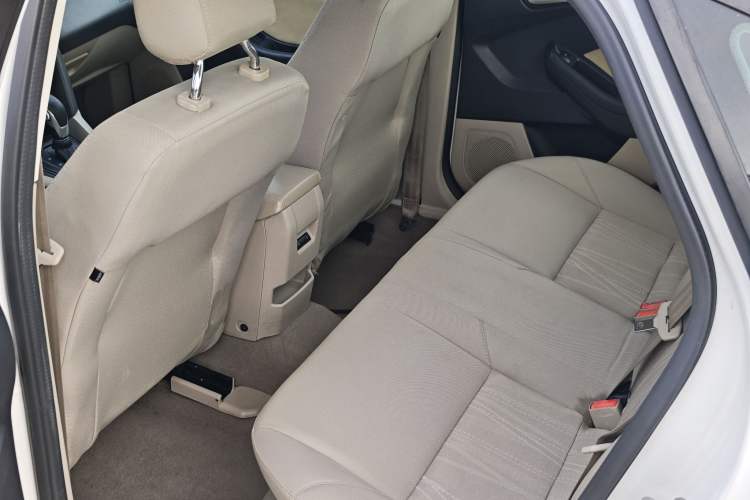 Used Ford Focus 2018 Sedan Classic 1.6L Automatic Comfort Plus Smart Drive Version Interior 2