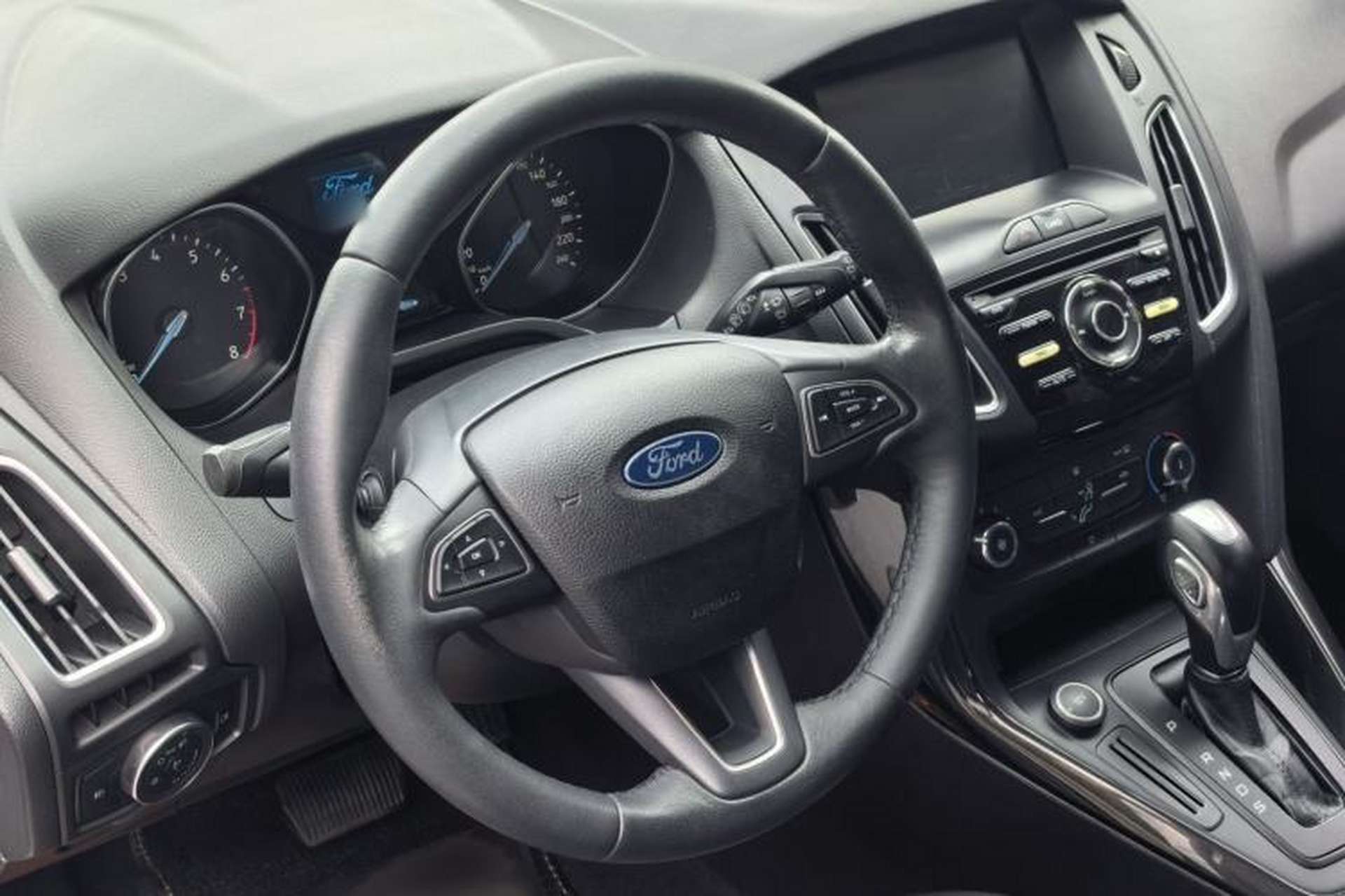 Used Ford Focus 2018 Hatchback Classic 1.6L Automatic Trendy SmartDrive Edition Interior 2