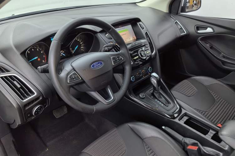 Used Ford Focus 2018 Hatchback Classic 1.6L Automatic Trendy SmartDrive Edition Interior 2