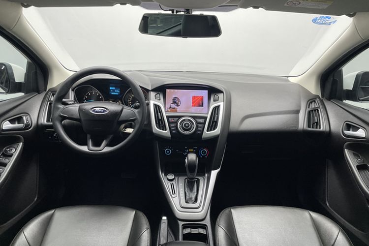 Used Ford Focus 2018 Hatchback Classic 1.6L Automatic Comfort Plus SmartDrive Edition Interior 3