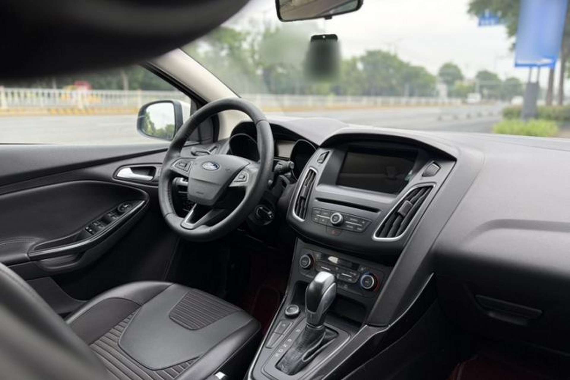 Used Ford Focus 2018 Hatchback Classic EcoBoost 180 Automatic Elite Model Interior 3