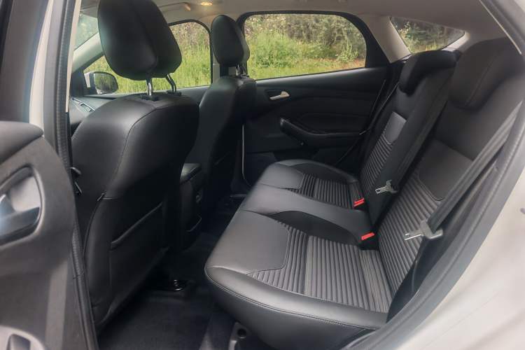 Used Ford Focus 2018 Hatchback Classic EcoBoost 180 Automatic Elite Model Interior 3