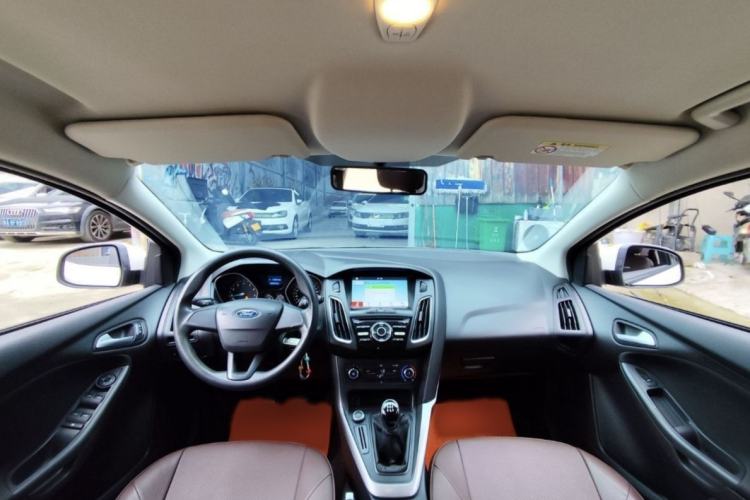 Used Ford Focus 2018 Hatchback Classic EcoBoost 180 Automatic Elite Model Interior 3