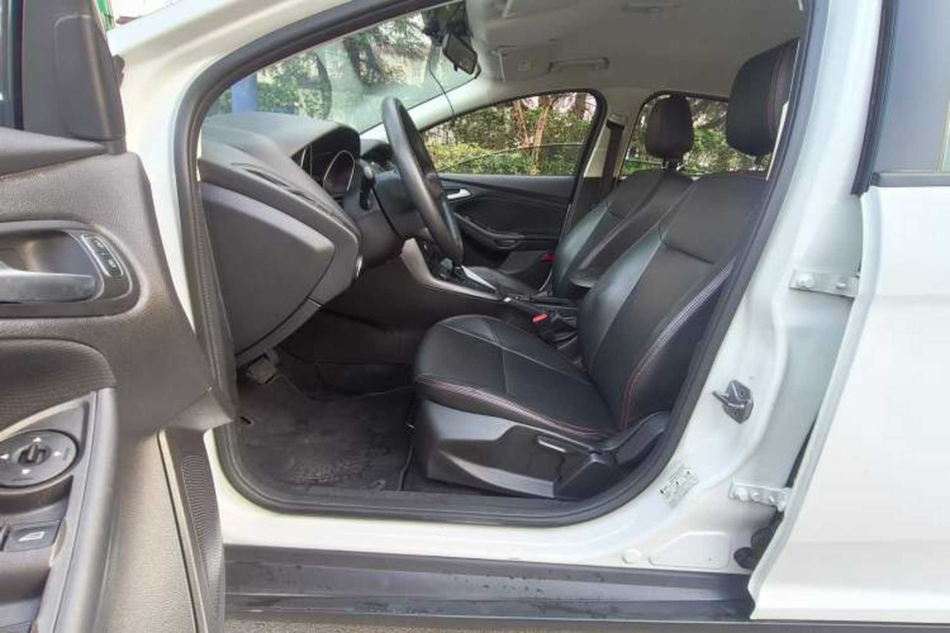Used Ford Focus 2018 Hatchback Classic 1.6L Automatic Comfort Plus SmartDrive Edition Interior 3