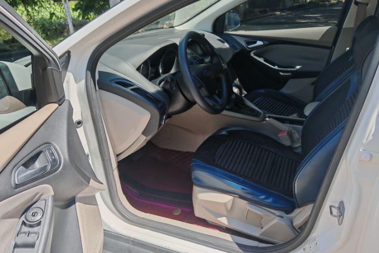 Used Ford Focus 2018 Sedan Classic 1.6L Automatic Comfort Plus Smart Drive Version Interior 3