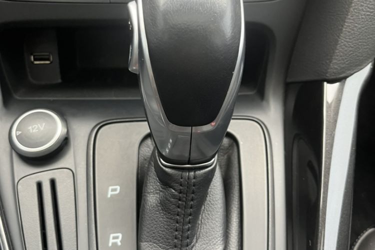 Used Ford Focus 2018 Sedan Classic 1.6L Automatic Trendy SmartDrive Edition Interior 3
