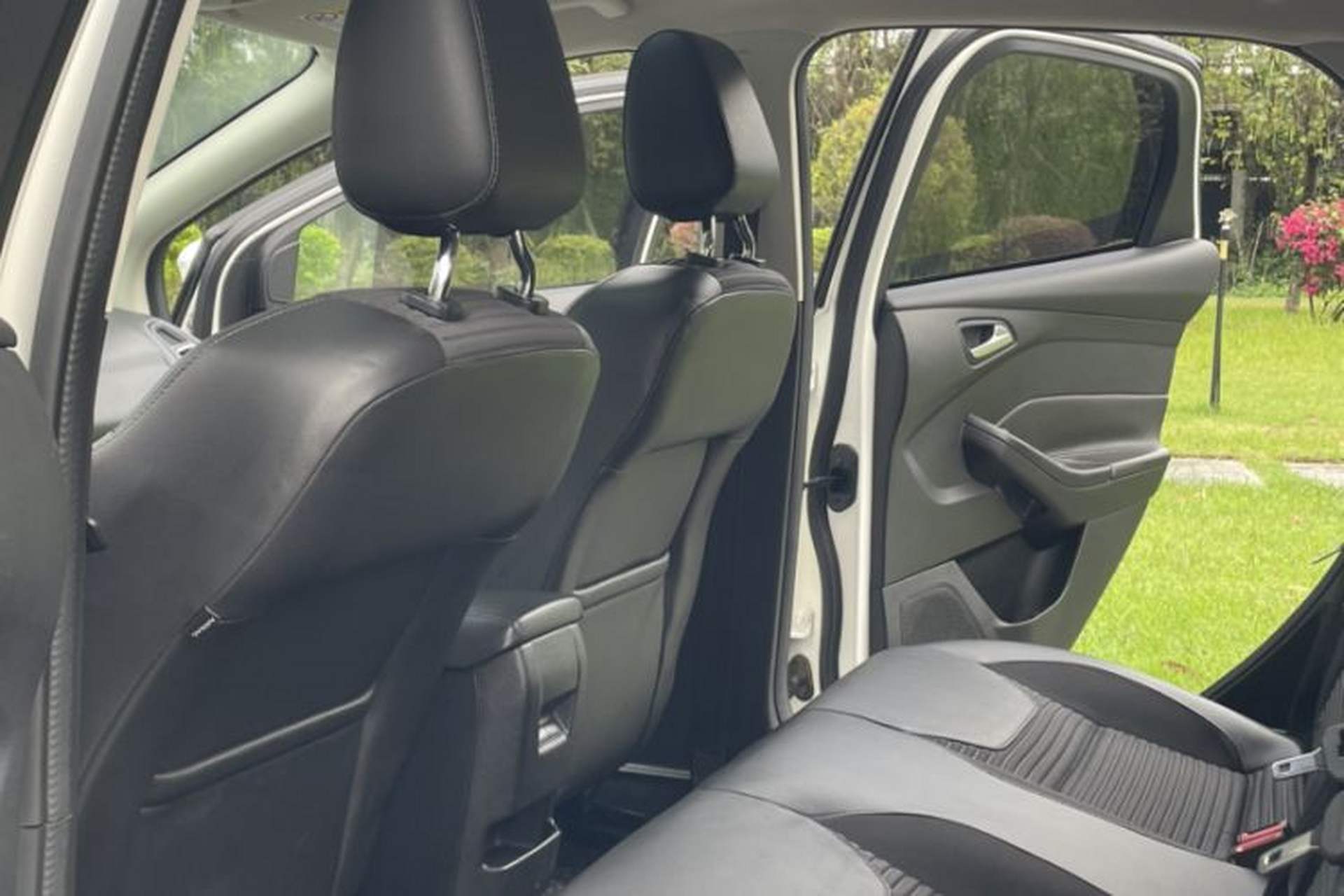 Used Ford Focus 2018 Sedan Classic 1.6L Automatic Trendy SmartDrive Edition Interior 4