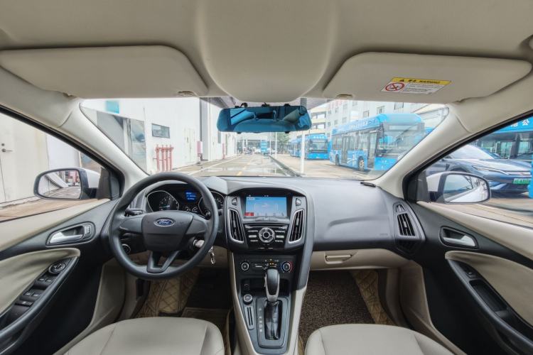 Used Ford Focus 2018 Sedan Classic 1.6L Automatic Comfort Plus Smart Drive Version Interior 4