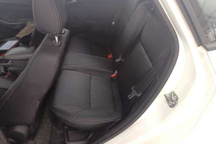 Used Ford Focus 2018 Hatchback Classic 1.6L Automatic Comfort Plus SmartDrive Edition Interior 4