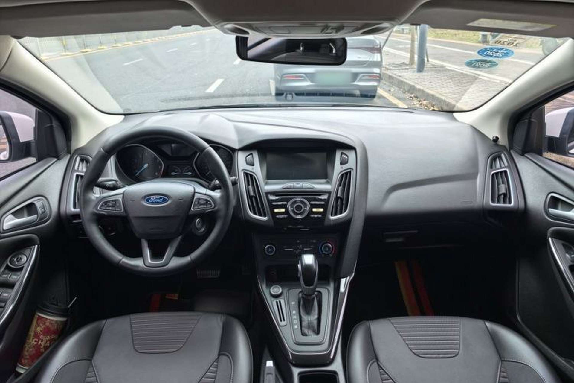 Used Ford Focus 2018 Hatchback Classic 1.6L Automatic Trendy SmartDrive Edition Interior 5
