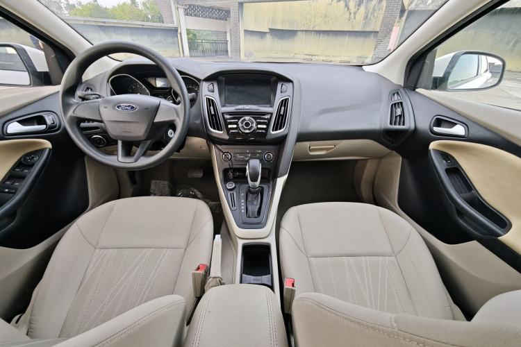 Used Ford Focus 2018 Sedan Classic 1.6L Automatic Comfort Plus Smart Drive Version Interior 6
