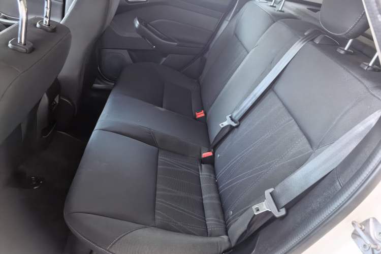 Used Ford Focus 2018 Hatchback Classic 1.6L Automatic Comfort Plus SmartDrive Edition Interior 8