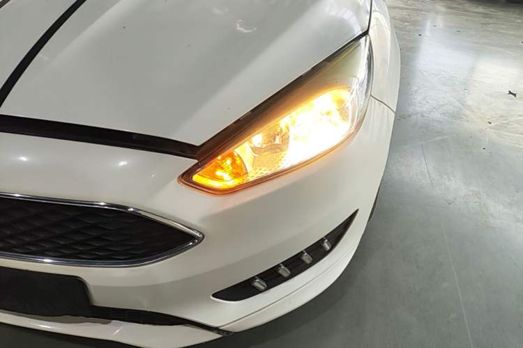 Used Ford Focus 2018 Hatchback Classic 1.6L Automatic Comfort Plus SmartDrive Edition Left Front Headlight
