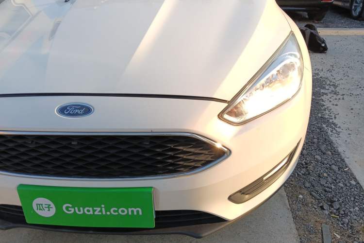 Used Ford Focus 2018 Hatchback Classic 1.6L Automatic Trendy SmartDrive Edition Left Front Headlight