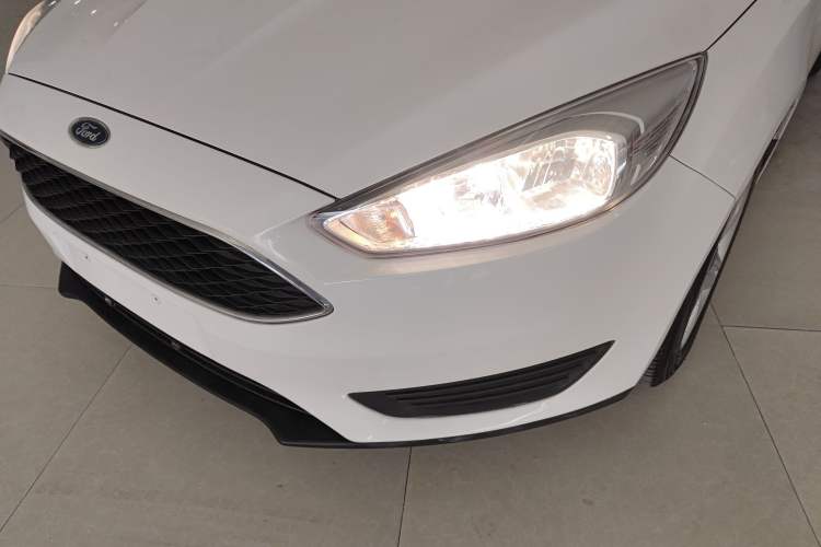Used Ford Focus 2018 Hatchback Classic 1.6L Automatic Comfort Plus SmartDrive Edition Left Front Headlight