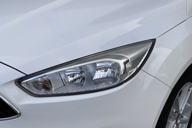 Used Ford Focus 2018 Hatchback Classic 1.6L Manual Fashion Edition SmartDrive Version Left Front Headlight