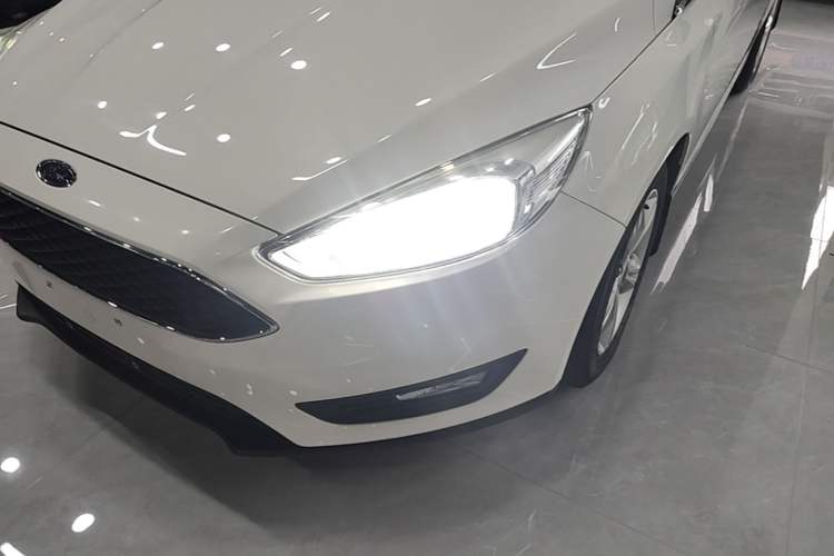 Used Ford Focus 2018 Hatchback Classic 1.6L Automatic Comfort Plus SmartDrive Edition Left Front Headlight