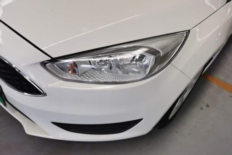 Used Ford Focus 2018 Hatchback Classic 1.6L Automatic Comfort Plus SmartDrive Edition Left Front Headlight