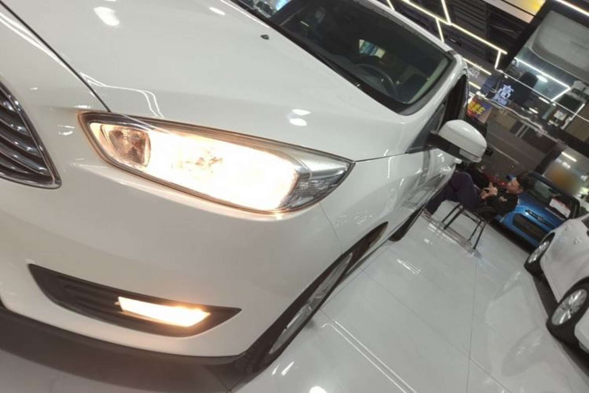 Used Ford Focus 2018 Sedan Classic 1.6L Automatic Trendy SmartDrive Edition Left Front Headlight