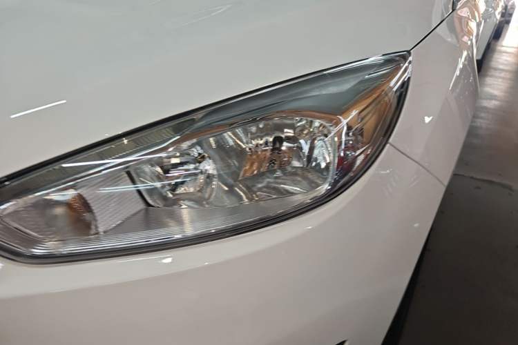 Used Ford Focus 2018 Hatchback Classic EcoBoost 180 Automatic Elite Model Left Front Headlight