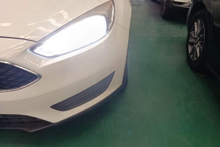 Used Ford Focus 2018 Hatchback Classic 1.6L Automatic Comfort Plus SmartDrive Edition Left Front Headlight