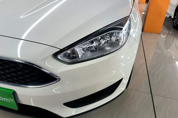 Used Ford Focus 2018 Hatchback Classic 1.6L Automatic Comfort Plus SmartDrive Edition Left Front Headlight