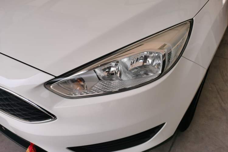 Used Ford Focus 2018 Hatchback Classic 1.6L Automatic Comfort Plus SmartDrive Edition Left Front Headlight