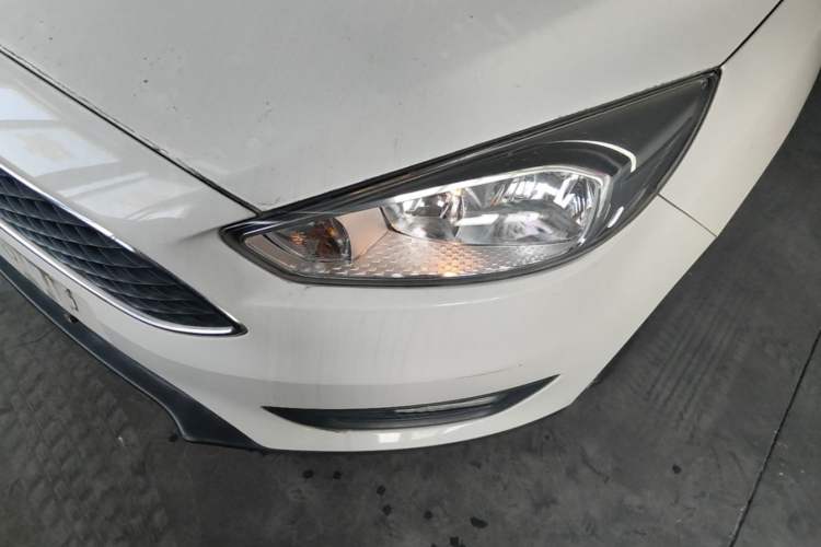 Used Ford Focus 2018 Hatchback Classic 1.6L Automatic Trendy SmartDrive Edition Left Front Headlight