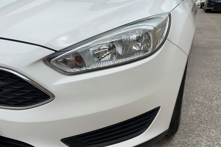Used Ford Focus 2018 Hatchback Classic 1.6L Automatic Comfort Plus SmartDrive Edition Left Front Headlight
