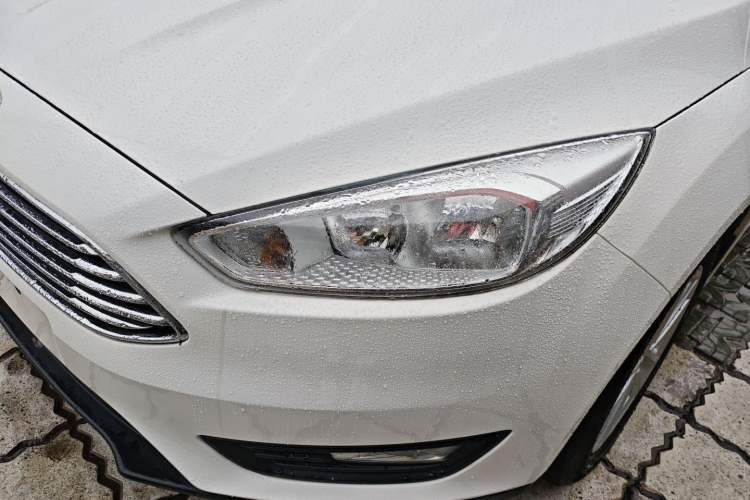 Used Ford Focus 2018 Sedan Classic 1.6L Automatic Trendy SmartDrive Edition Left Front Headlight