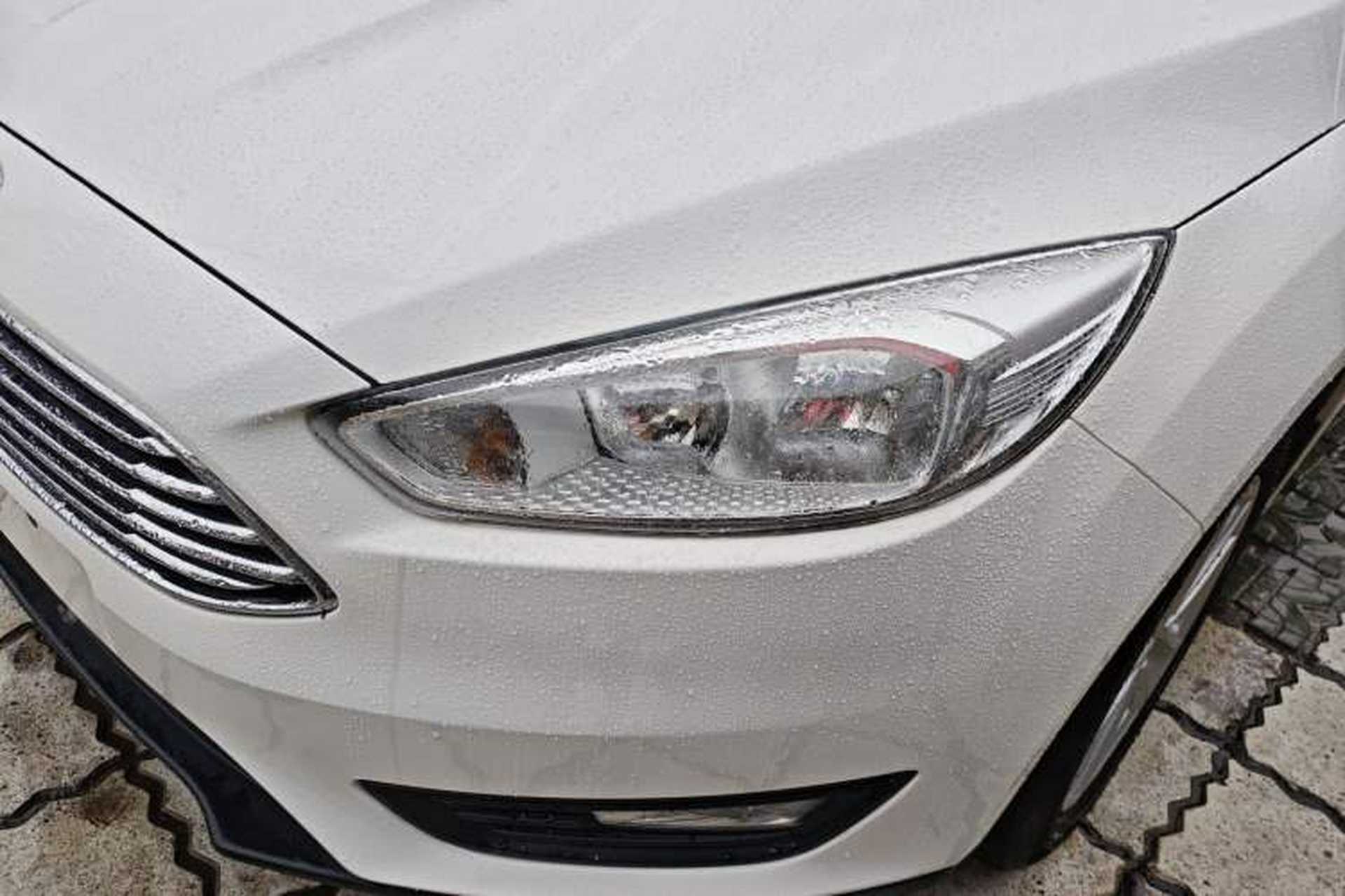 Used Ford Focus 2018 Sedan Classic 1.6L Automatic Trendy SmartDrive Edition Left Front Headlight