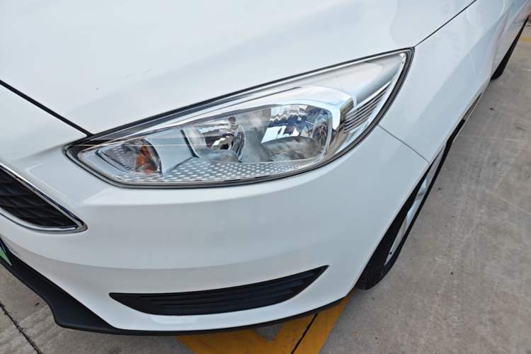 Used Ford Focus 2018 Hatchback Classic 1.6L Automatic Comfort Plus SmartDrive Edition Left Front Headlight