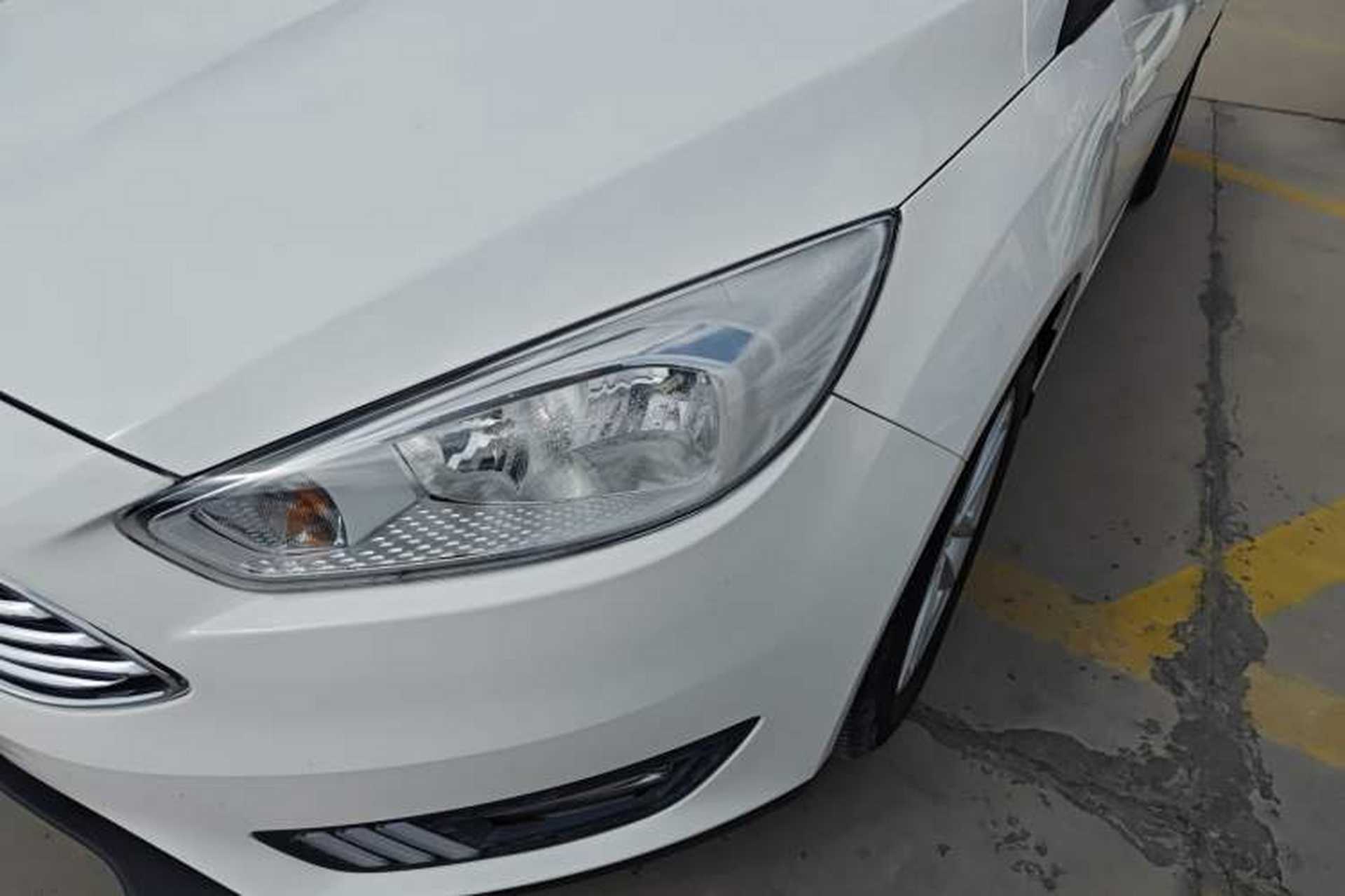 Used Ford Focus 2018 Sedan Classic 1.6L Automatic Trendy SmartDrive Edition Left Front Headlight