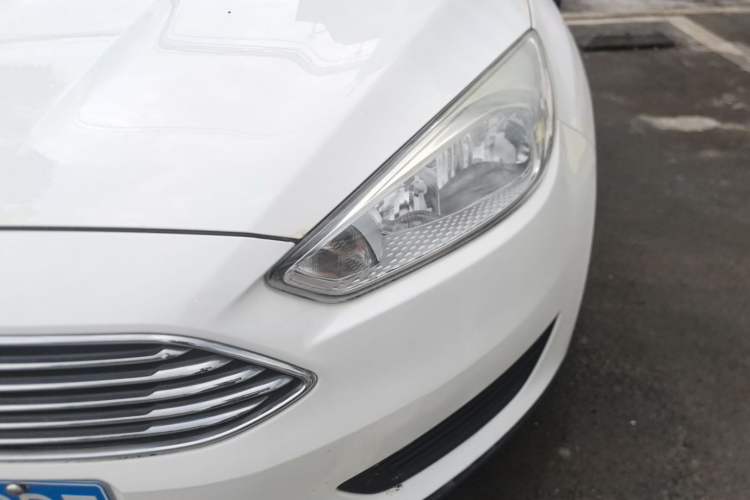 Used Ford Focus 2018 Sedan Classic 1.6L Automatic Comfort Plus Smart Drive Version Left Front Headlight