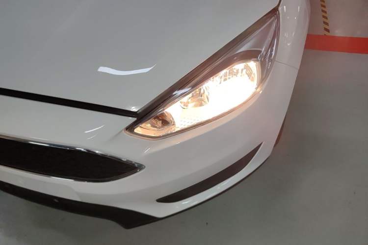 Used Ford Focus 2018 Hatchback Classic 1.6L Automatic Comfort Plus SmartDrive Edition Left Front Headlight