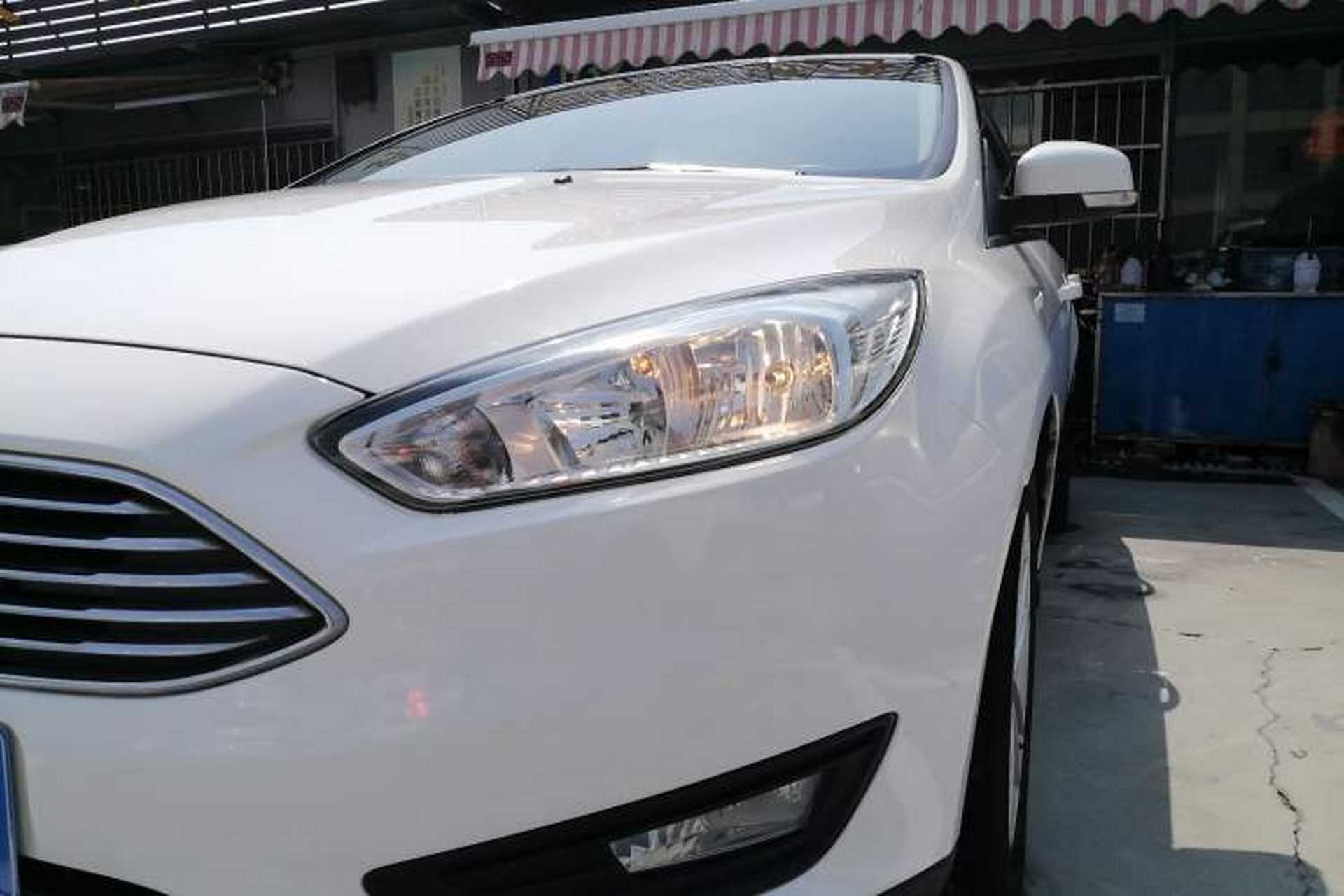 Used Ford Focus 2018 Sedan Classic 1.6L Automatic Trendy SmartDrive Edition Left Front Headlight