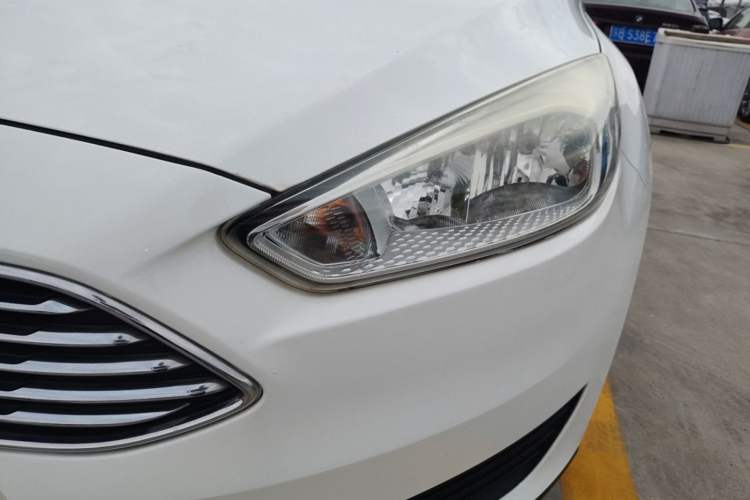 Used Ford Focus 2018 Sedan Classic 1.6L Automatic Comfort Plus Smart Drive Version Left Front Headlight