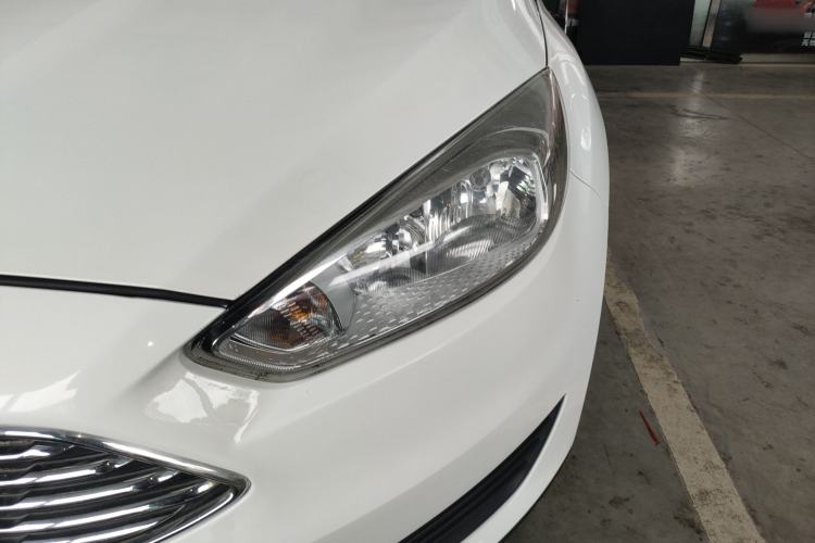 Used Ford Focus 2018 Sedan Classic 1.6L Manual Comfort Plus SmartDrive Edition Left Front Headlight