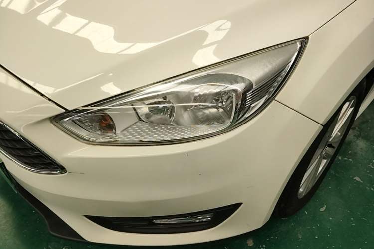 Used Ford Focus 2018 Hatchback Classic 1.6L Automatic Trendy SmartDrive Edition Left Front Headlight