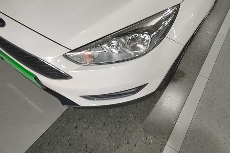 Used Ford Focus 2018 Hatchback Classic EcoBoost 180 Automatic Elite Model Left Front Headlight