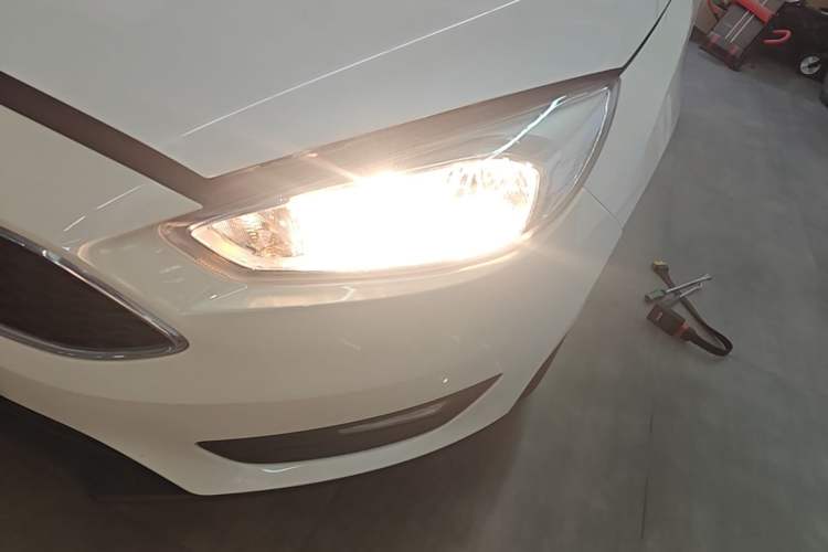 Used Ford Focus 2018 Hatchback Classic 1.6L Automatic Trendy SmartDrive Edition Left Front Headlight